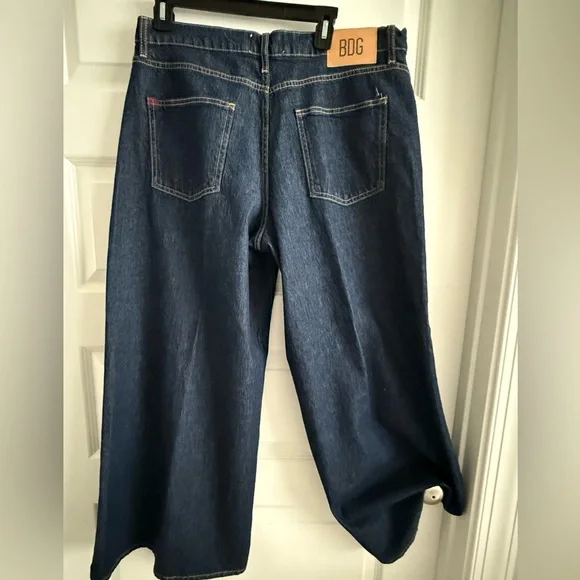 NWOT BDG Classic Blue Denim wide leg Jeans in dark wash - Picture 5 of 8